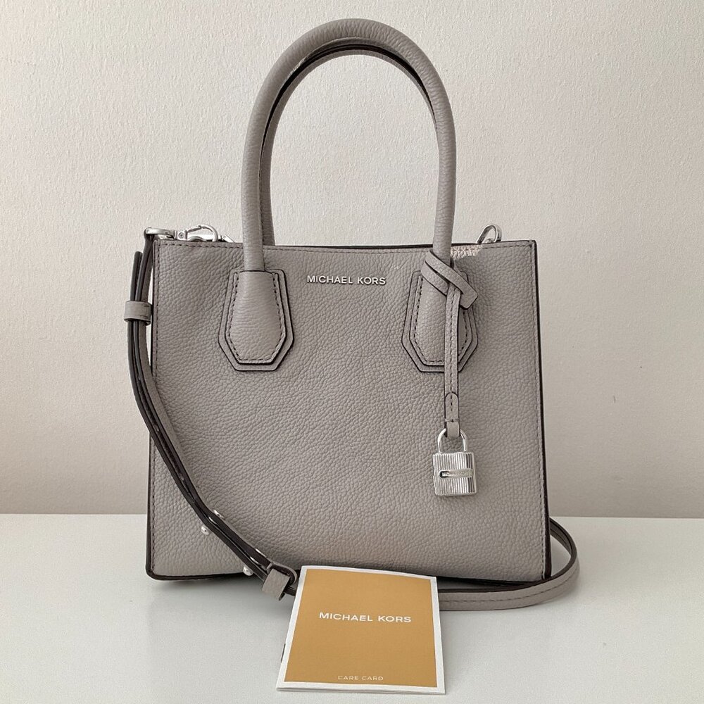Michael Kors Mercer Medium Messenger Crossbody Bag